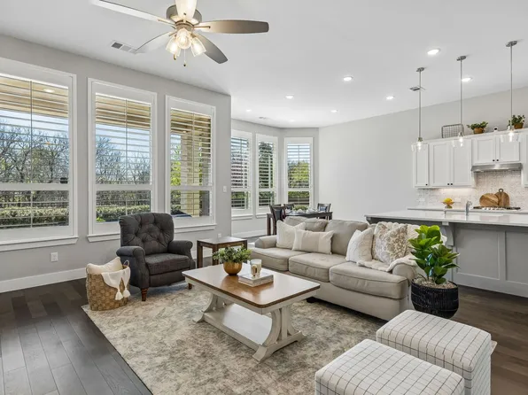 1104 Bluestem Dr, Aubrey, TX 76227