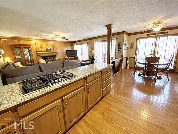 5th image of 1051 Providence Dr