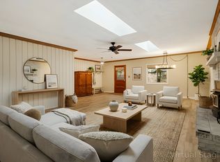 208 Blue Moon Ln, Candler, NC 28715