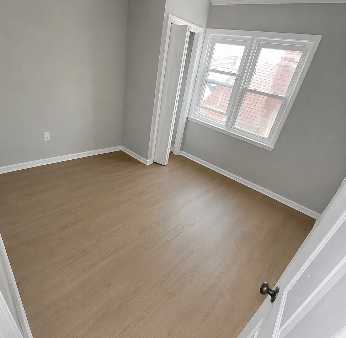 3 bed, $2,200 — Photo 1