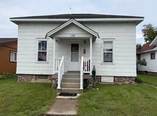 124 S B St, Cheboygan, MI 49721