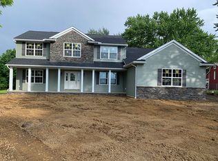 596 E Howe Rd, Tallmadge, OH 44278