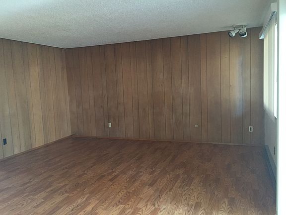 Living room_02222016