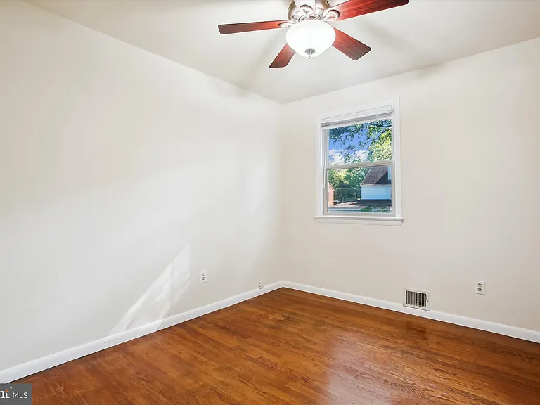 8509 Cyrus Pl — Photo 29