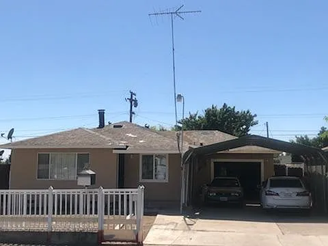 1827 Vernon Ave photo 1