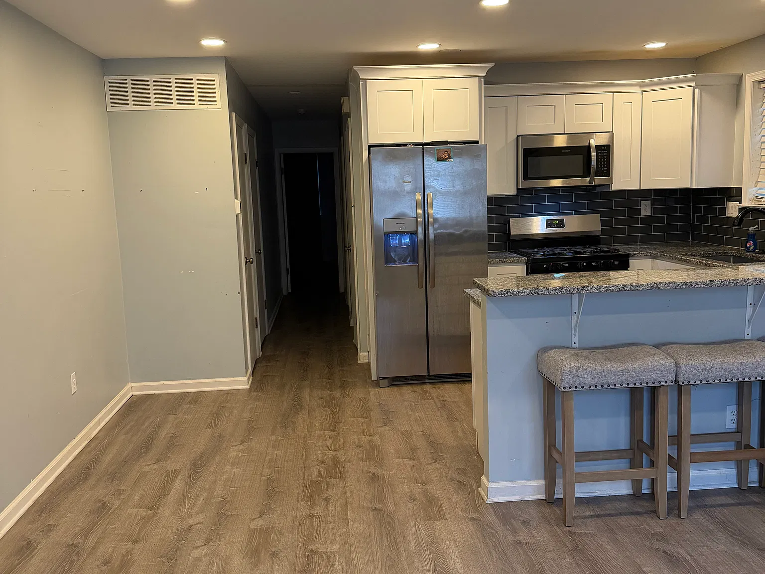 2 bed, 1.5 bath, 925 sqft, $2,100 — Photo 4
