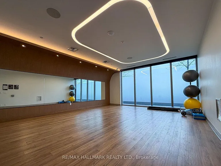 225 Village Green Sq W #605 — Photo 14