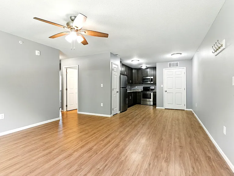 2557 W 3rd St — Photo 4