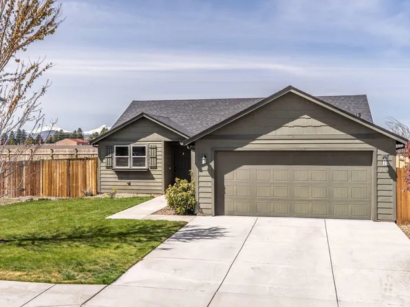 2303 NE 3rd St, Redmond, OR 97756