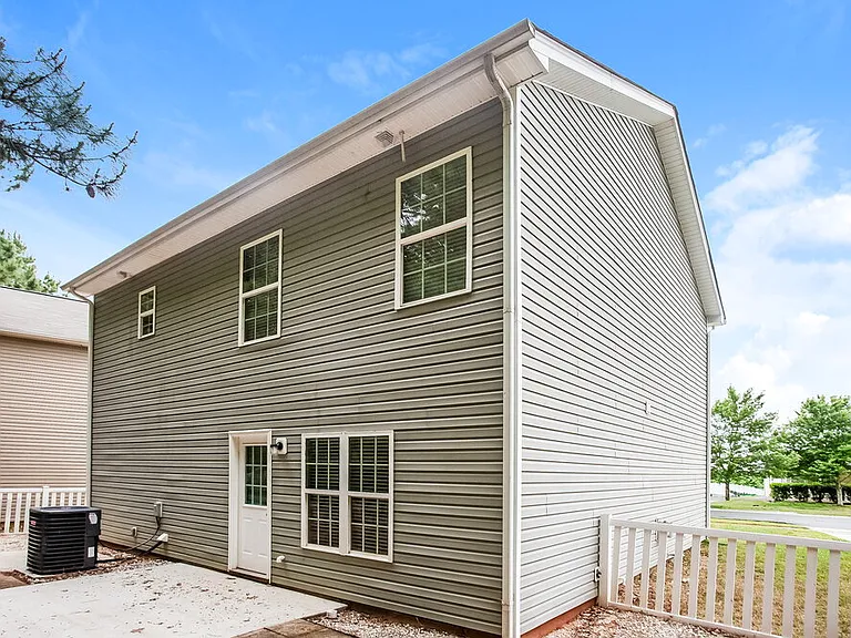 4198 Broadstairs Dr — Photo 17