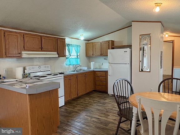 5th image of 23 Lenwood Park #23