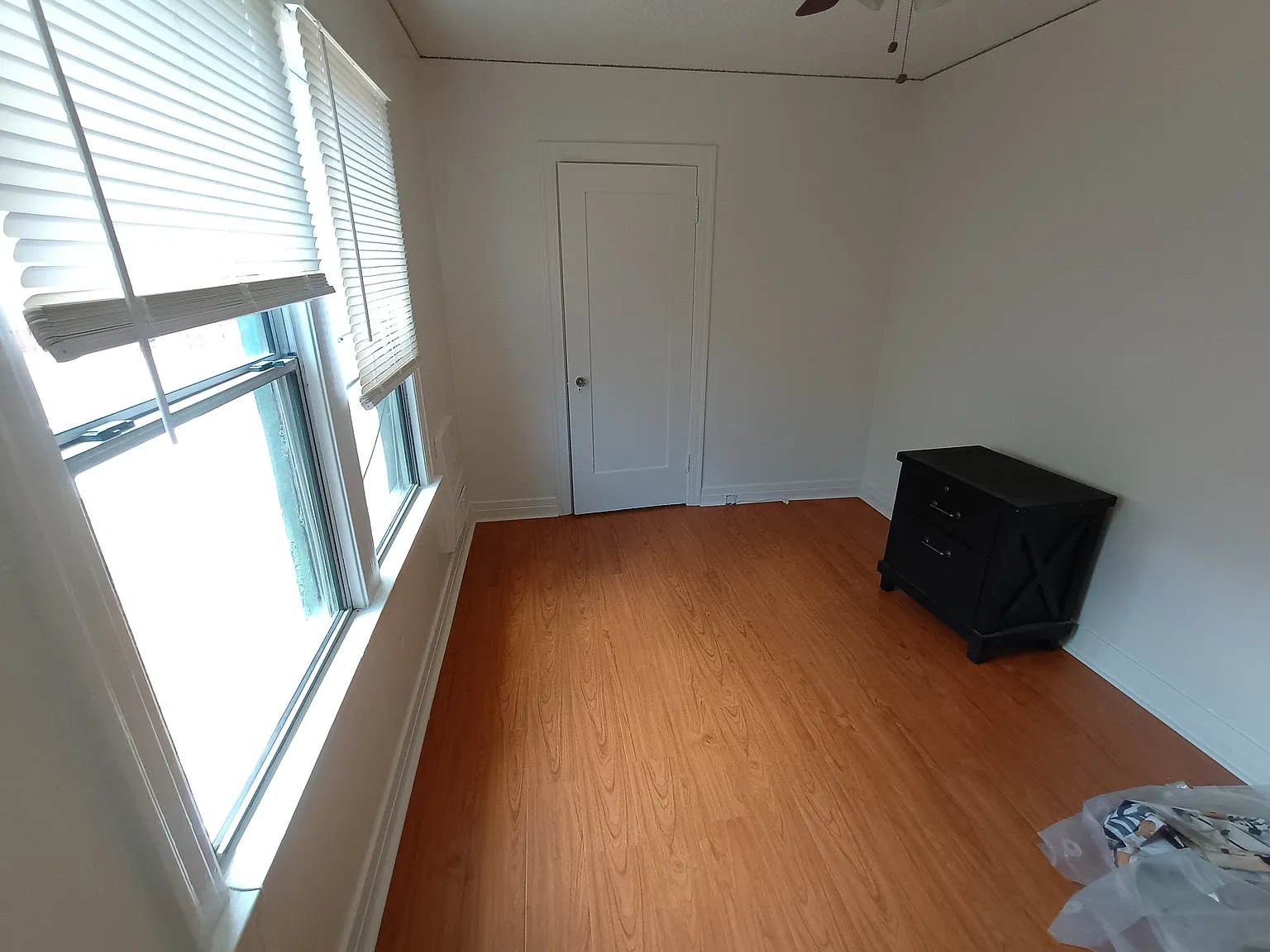 1 bed, 700 sqft, $1,900 — Photo 3