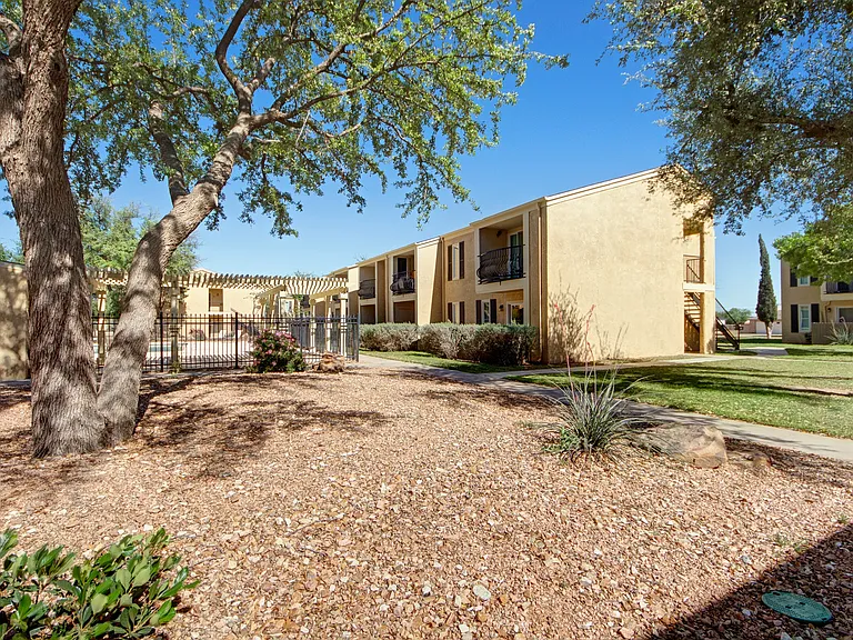 Avalon Springs — Photo 18