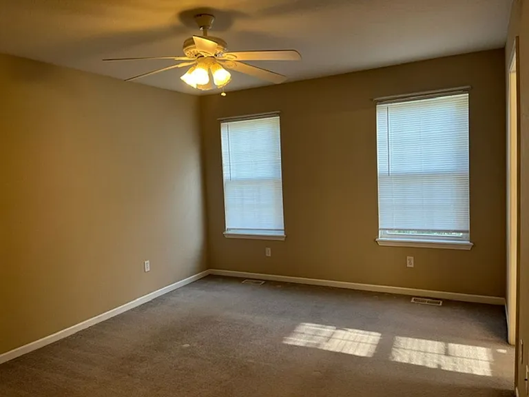 101 Amazon Dr — Photo 10