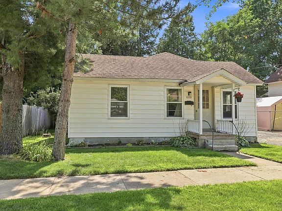 3rd image of 1733 OAK STREET
