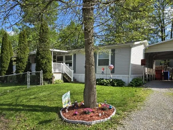 590 Primrose Ln, Slippery Rock, PA 16057