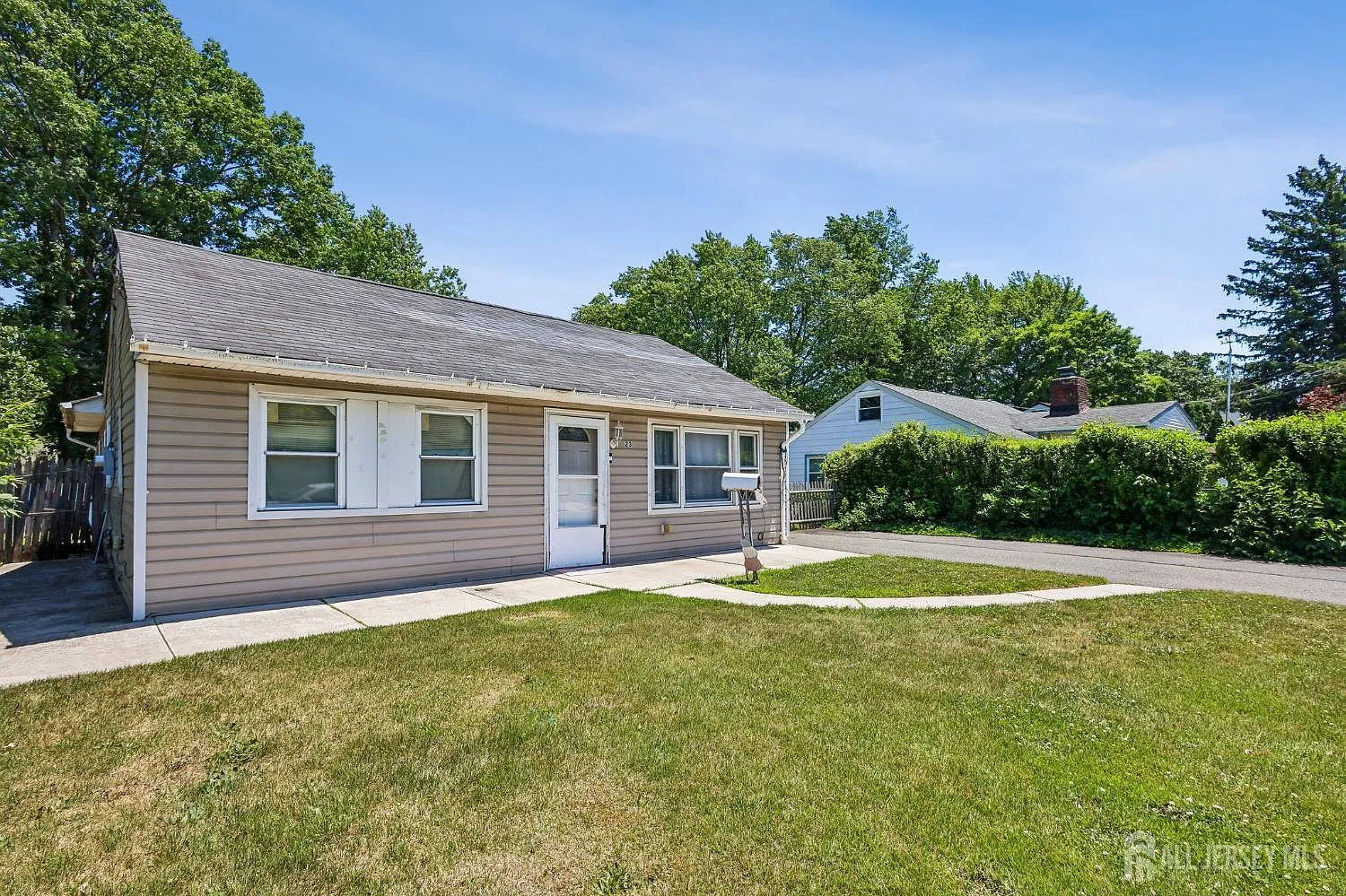 3 bed, 2.0 bath, 1200 sqft, $3,000 — Photo 4