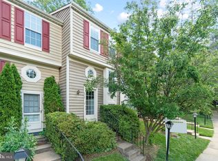 1575 Woodcrest Dr, Reston, VA 20194