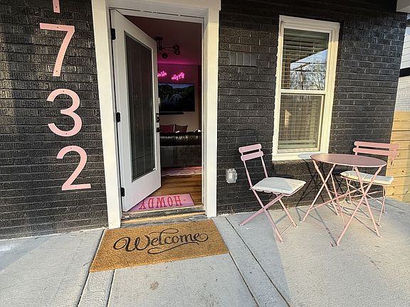 4th image of 1732 16th Ave N