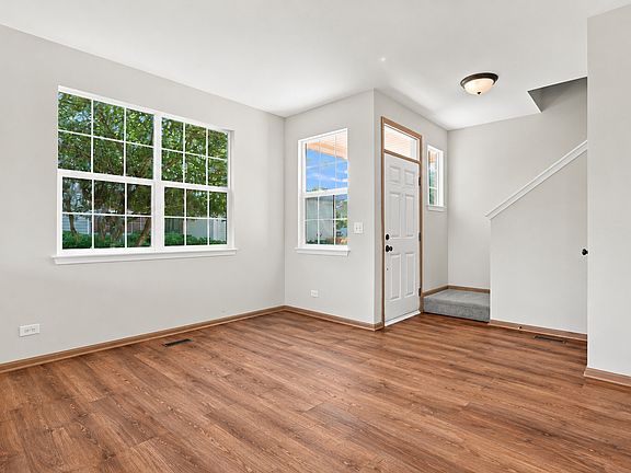 4th image of 570 W Kristina Ln