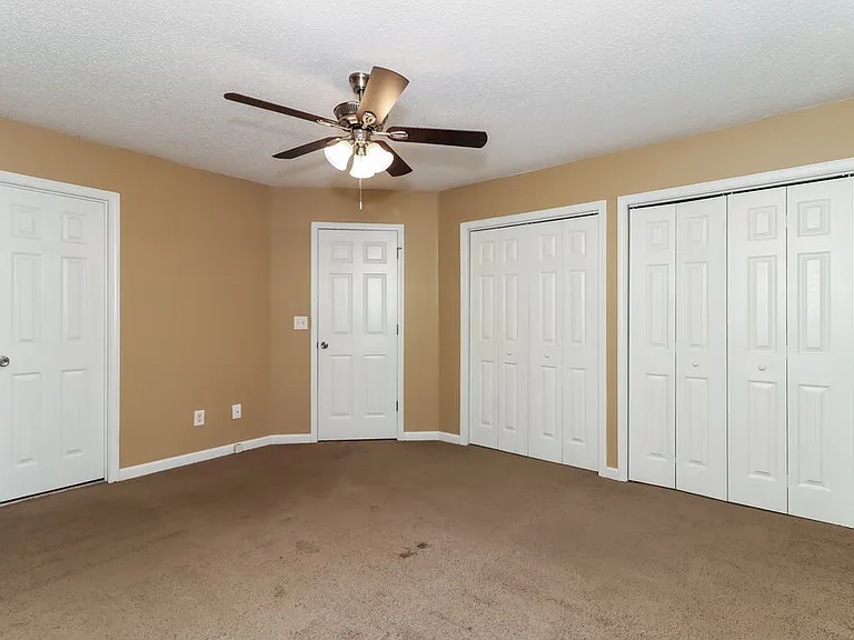 233 Galvin Trl — Photo 12