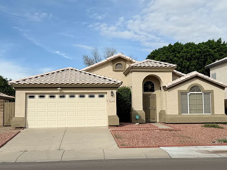 4762 W Taro Dr — Photo 2