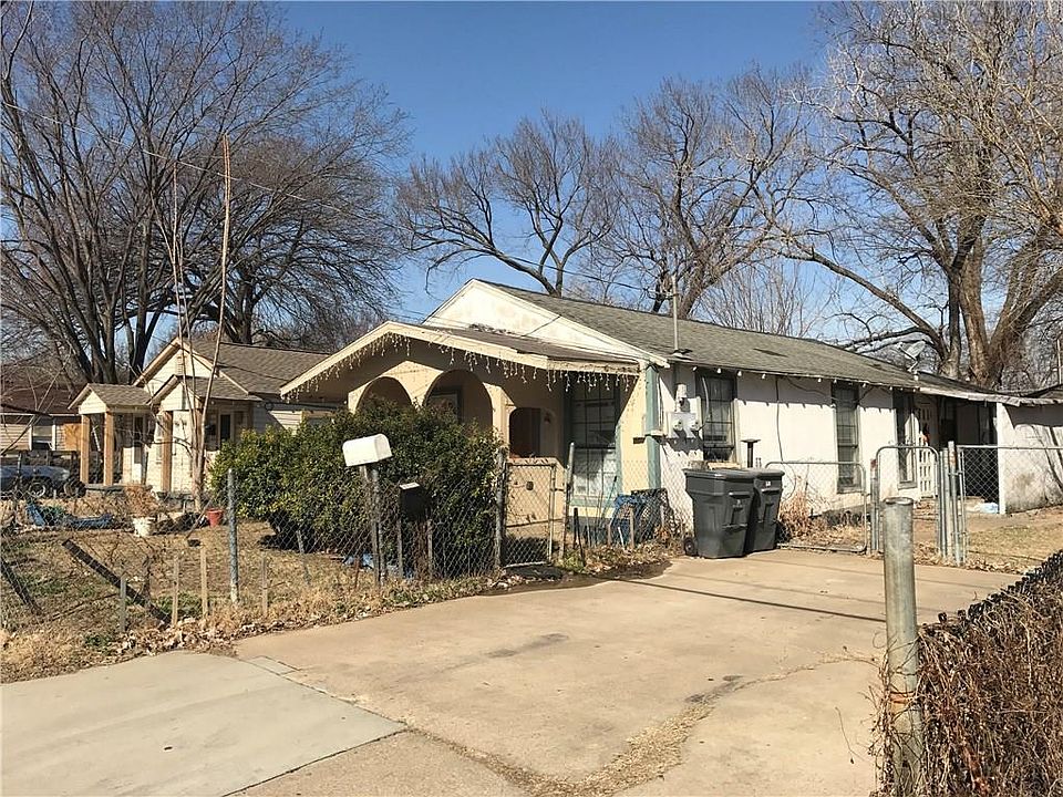 2nd image of 915 Muncie Ave