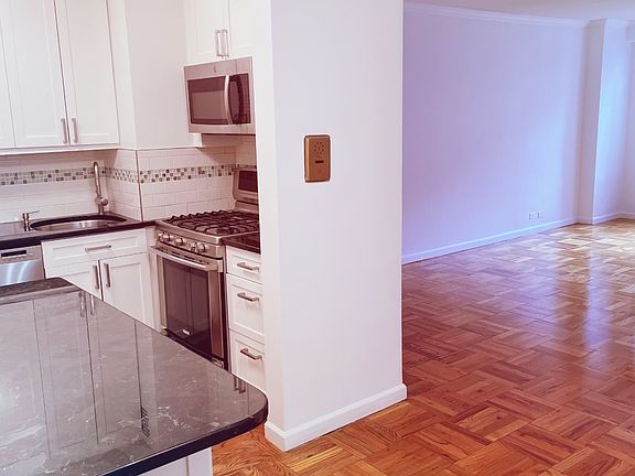 3rd image of 300 E 40th St APT 9X