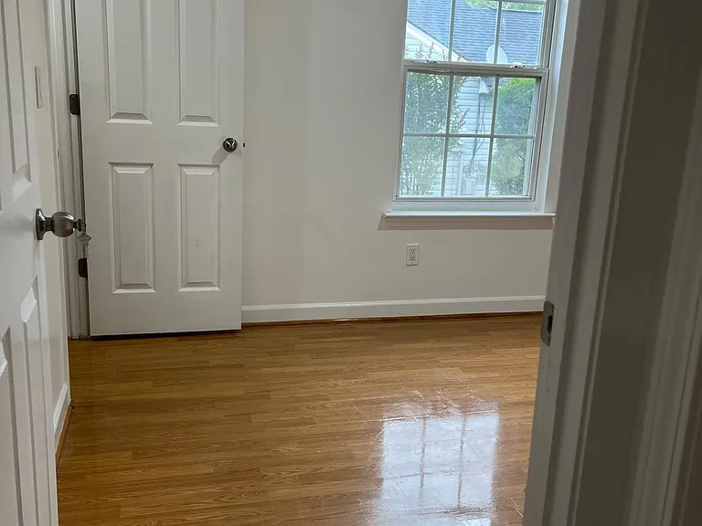 1819 Arlington Ave — Photo 3