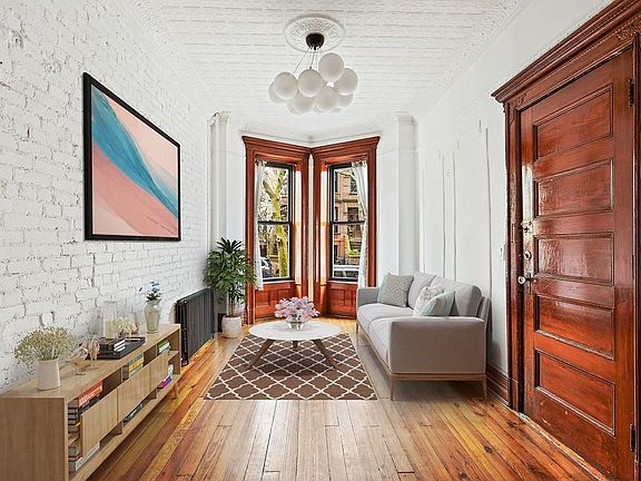 4th image of 497 12th St APT 1R