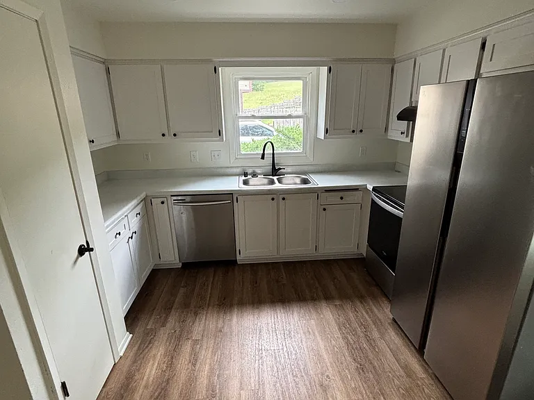 2129 Kilps Dr — Photo 3