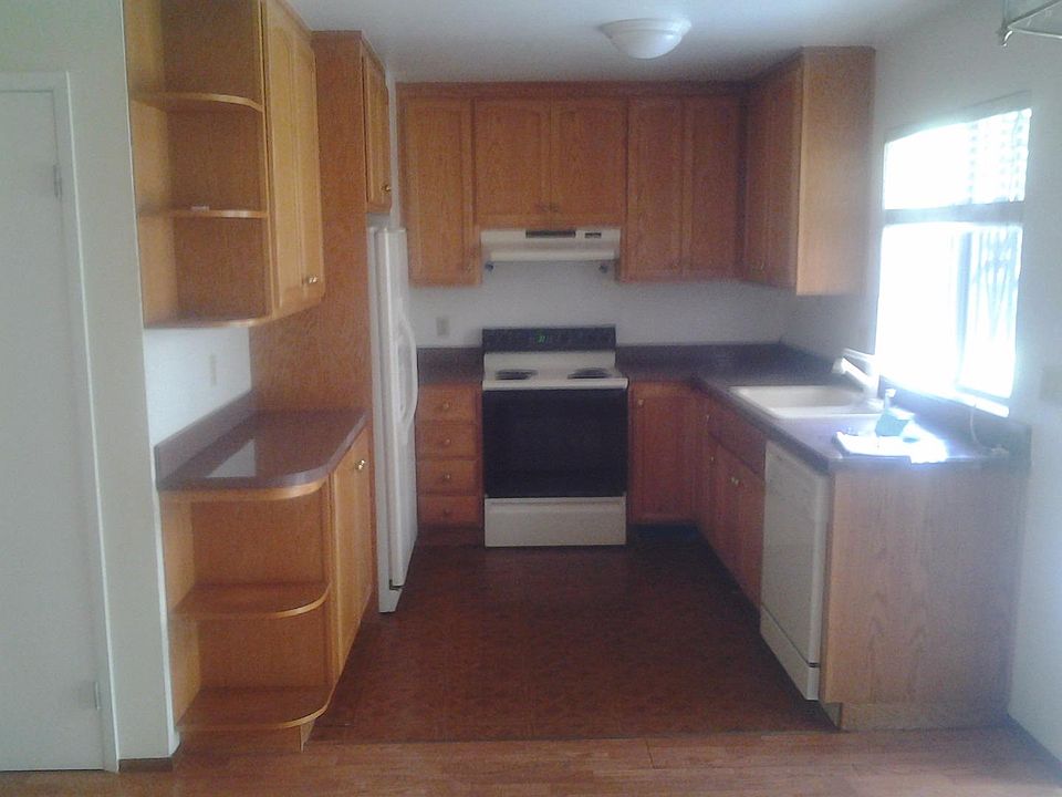 2nd image of 2881 Stallion Way