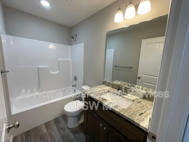 653 S Southgate Dr — Photo 7