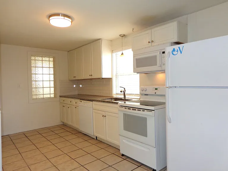 2020 E Ocean View Ave — Photo 13
