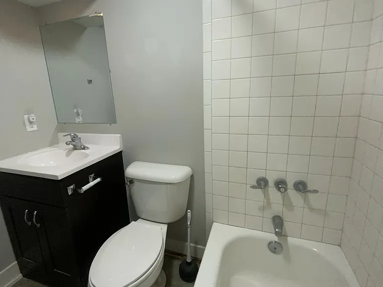 1049 N C St #2 — Photo 6
