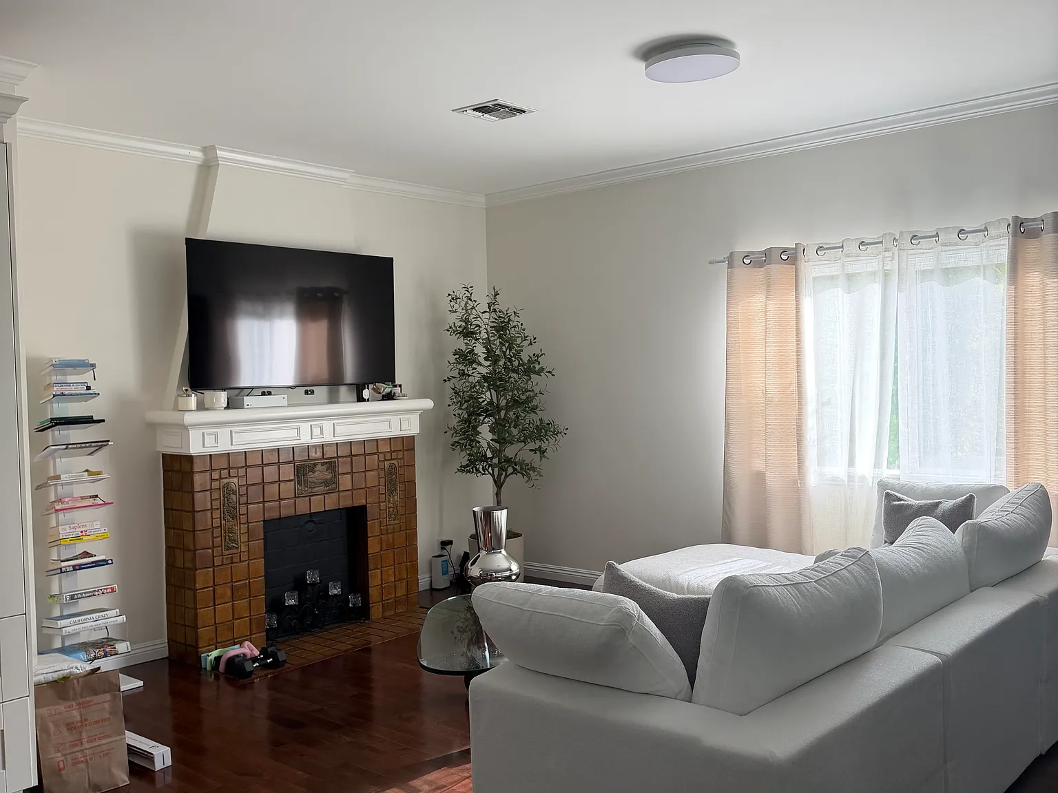 2 bed, 950 sqft, $4,400 — Photo 4