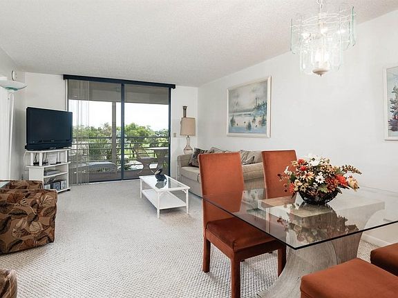 3rd image of 4640 Lucerne Lakes Blvd #402