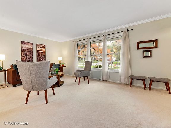 5th image of 1090 Black Oak Dr