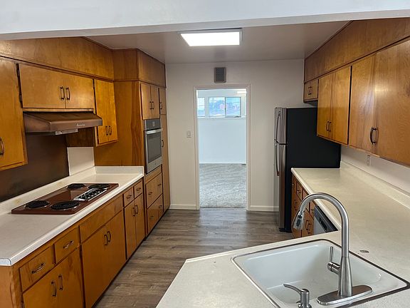 5th image of 440 Valle Vista Ave