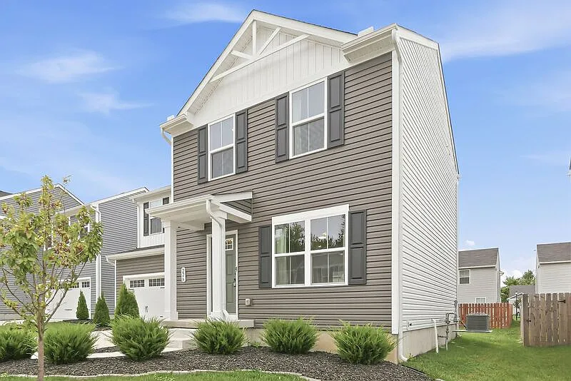 3 bed, 2.0 bath, $1,900 — Photo 2