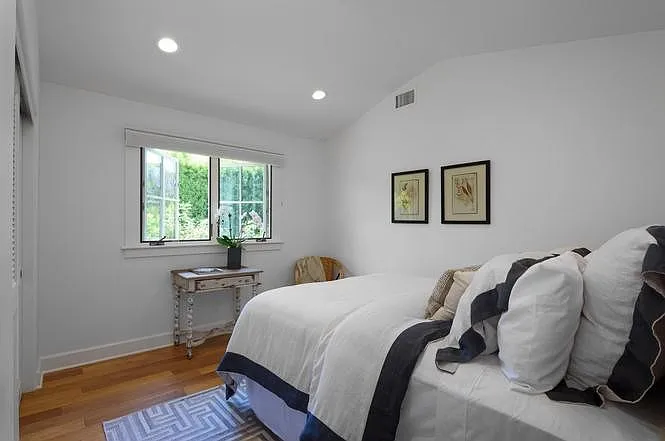 4357 Cuna Dr — Photo 11
