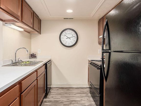 3rd image of 6005 Lake Club Ct