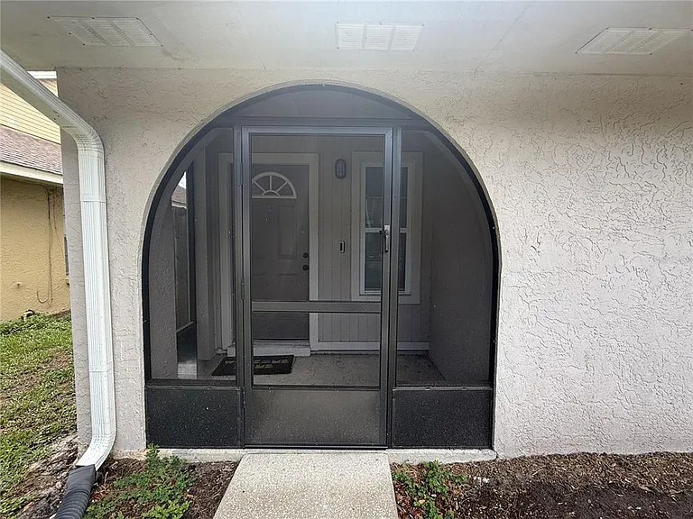 2042 Shadow Pine Dr — Photo 2