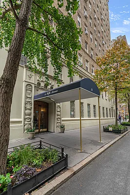 Sold by Compass | media 10