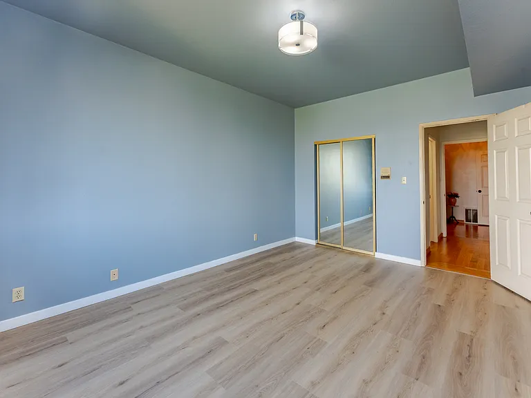 646 Lisbon St #B — Photo 11