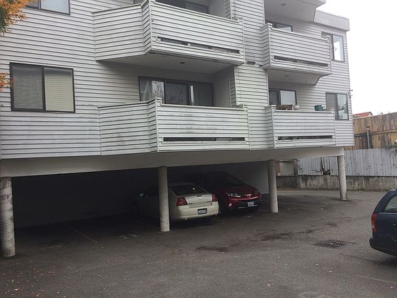 4th image of 1518 NE 117th St APT 201