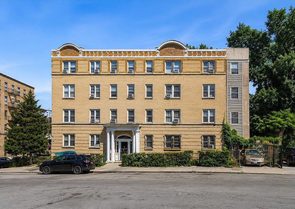 1st image of 75 Saint Andrews Pl