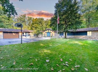 4725 Jadestone Dr, Williamston, MI 48895