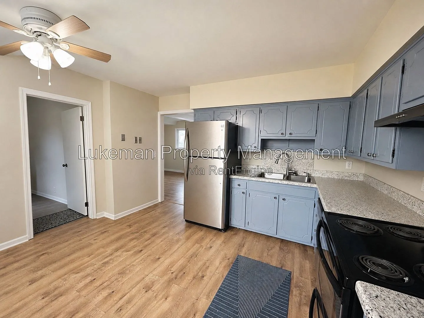 3 bed, 1.5 bath, 1400 sqft, $1,950 — Photo 2