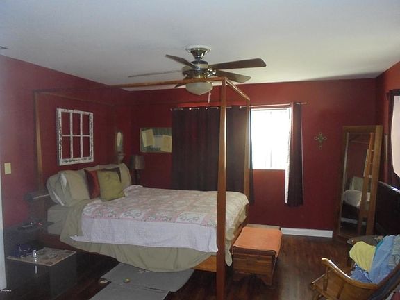 5th image of 219 Ellwood Ave
